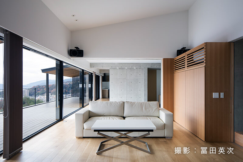 撮影：冨田英次